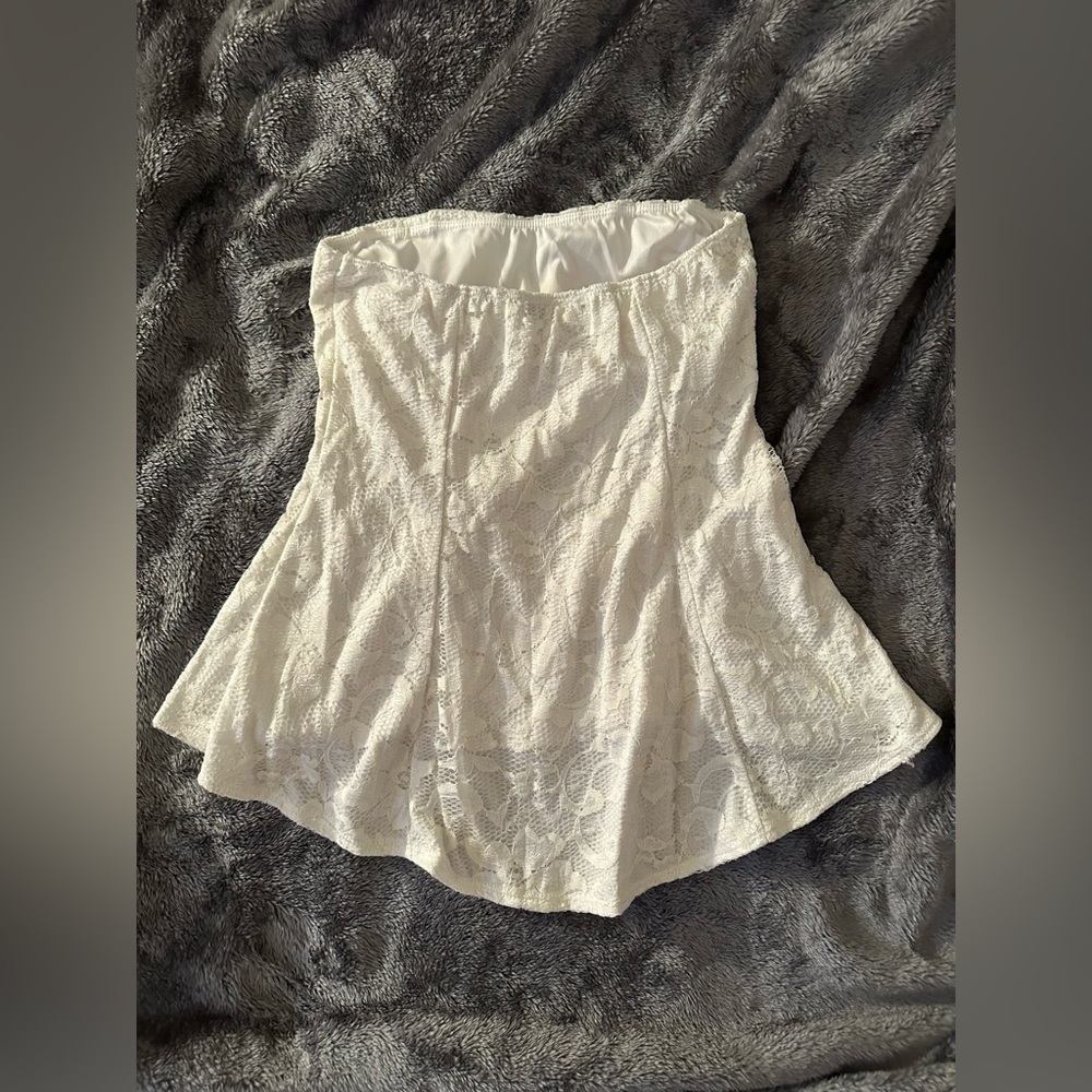 White Lace Ruffle Top - Picture 2 of 2
